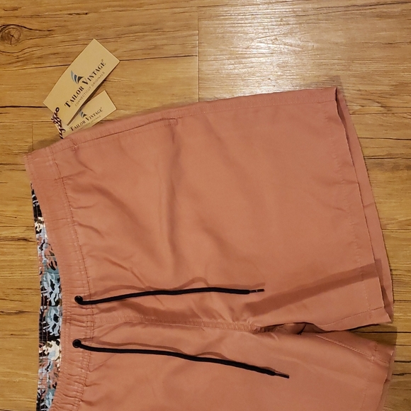 Taylor Vintage Short - Picture 2 of 6